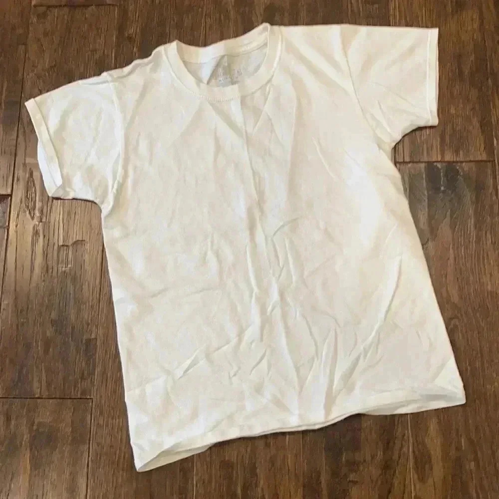 Fruit of the Loom T-shirt-NWOT